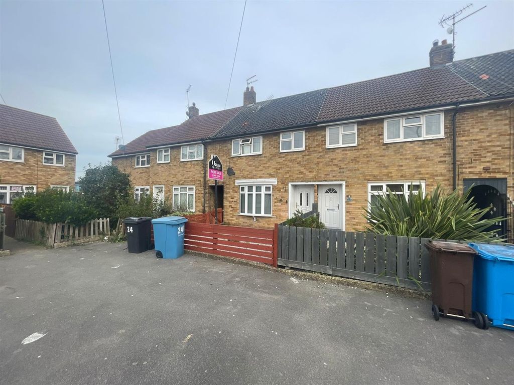 3 bed property for sale in Felbridge Close, Hull HU9, £80,000 Zoopla