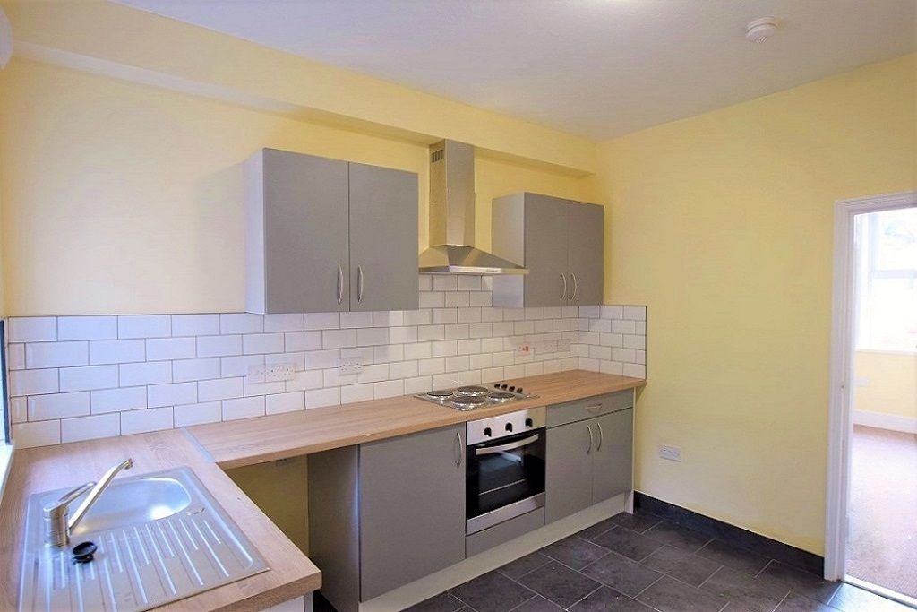 2 bed terraced house to rent in Fox Grove, Old Basford, Nottingham NG5