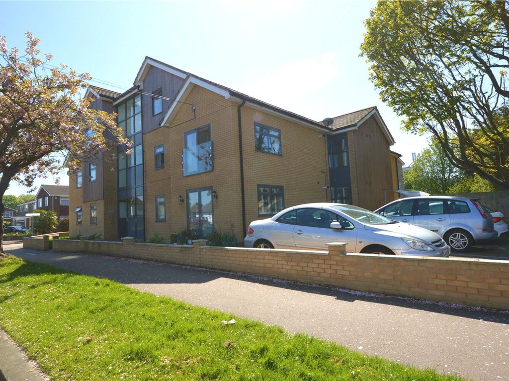 2 bed flat to rent in Barnstaple Road, SouthendOnSea SS1 Zoopla