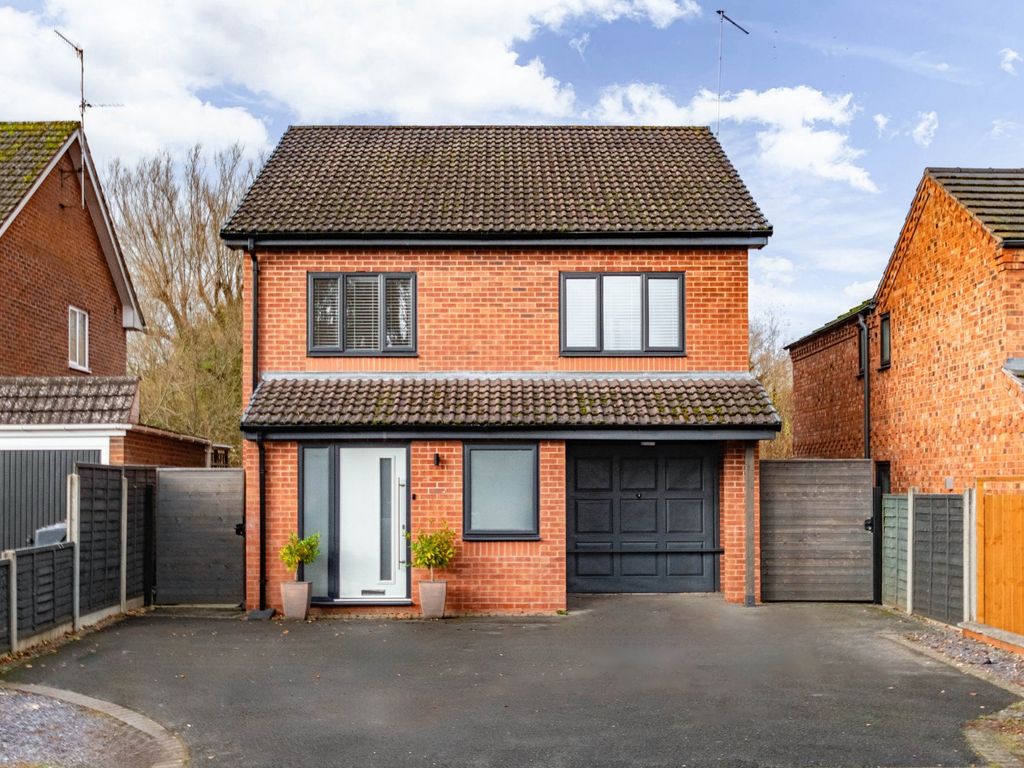 4 bed detached house for sale in Meadowcroft, Hagley, Stourbridge