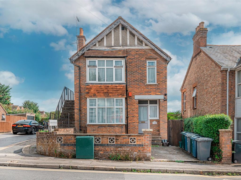 2 bed flat for sale in Desborough Park Road, High HP12 Zoopla