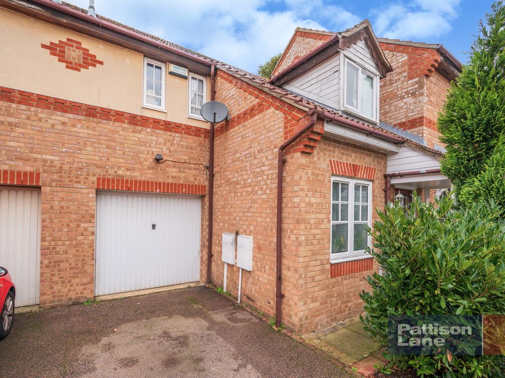 3 bed terraced house for sale in Lupin Close, Kettering NN16, £189,995
