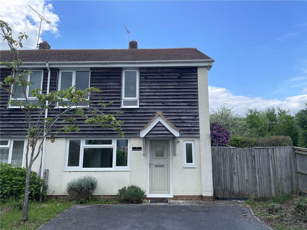 2 bed detached house to rent in Northfields Farm Cottages, Twyford
