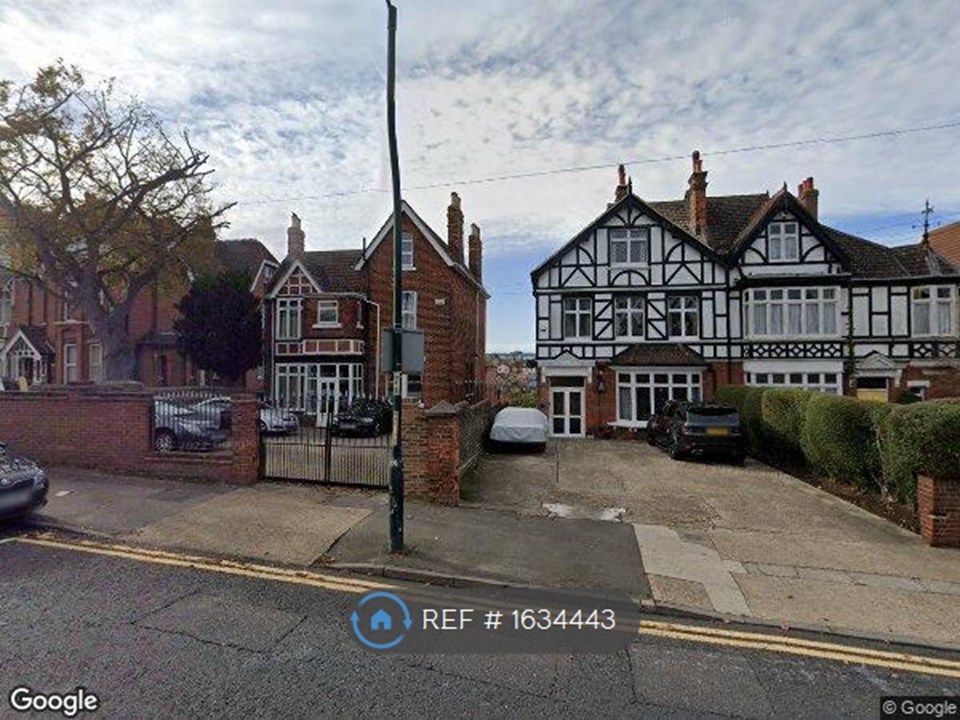 Room to rent in Maidstone Road, Chatham ME4 Zoopla