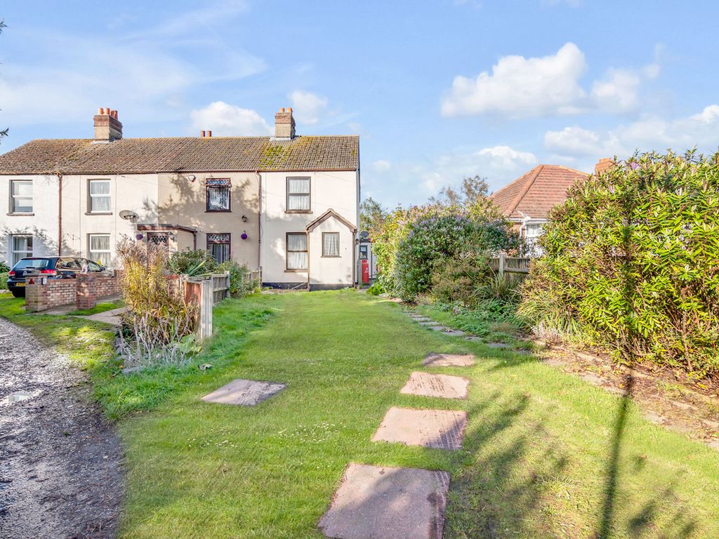 3 bed end terrace house for sale in Court Road, Great Yarmouth NR29, £