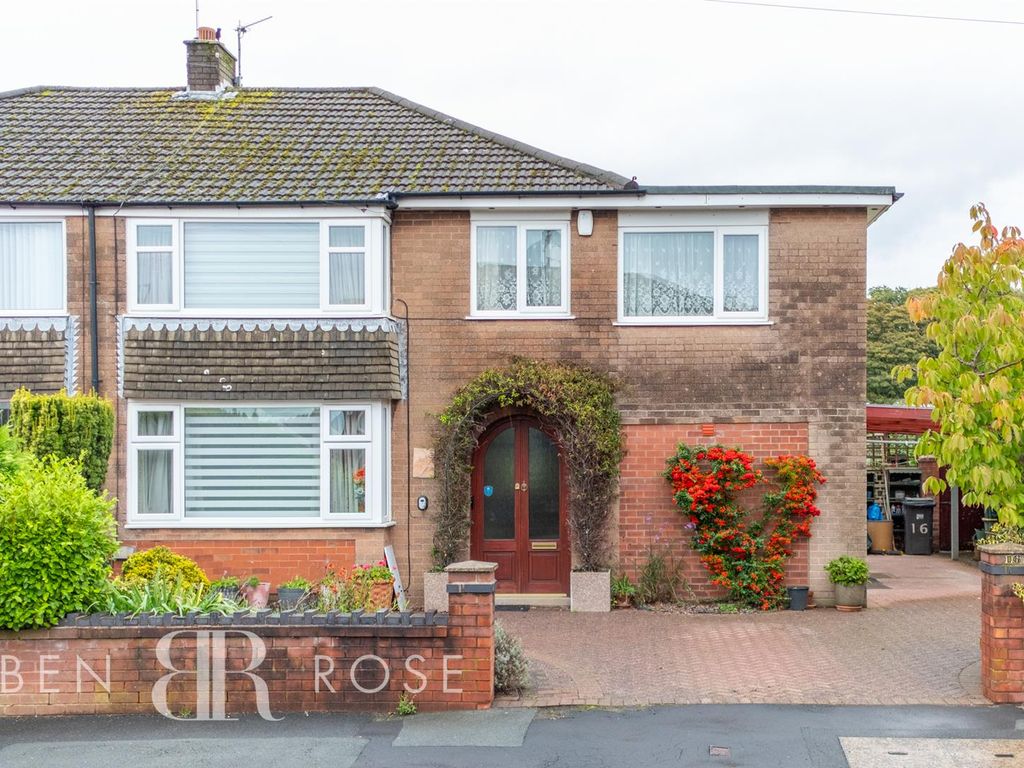 4 bed semidetached house for sale in Selkirk Drive, WaltonLeDale