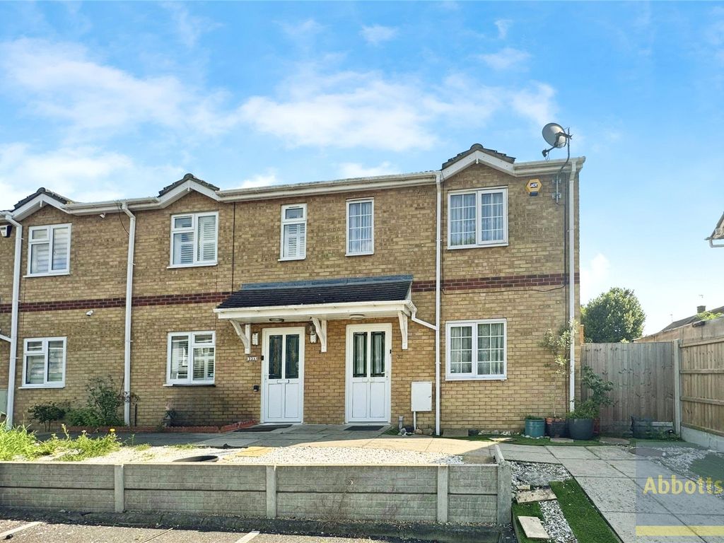 2 bed terraced house for sale in Elsenham Crescent, Basildon, Essex