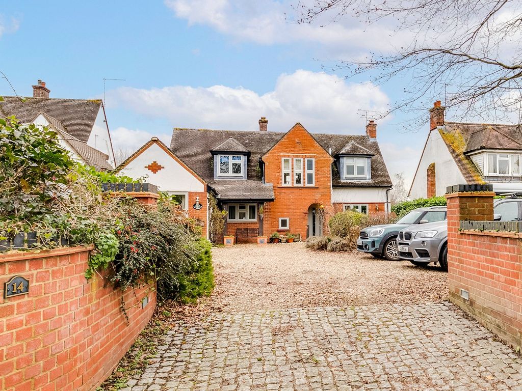 4 bed detached house for sale in Stevenage Road, Knebworth