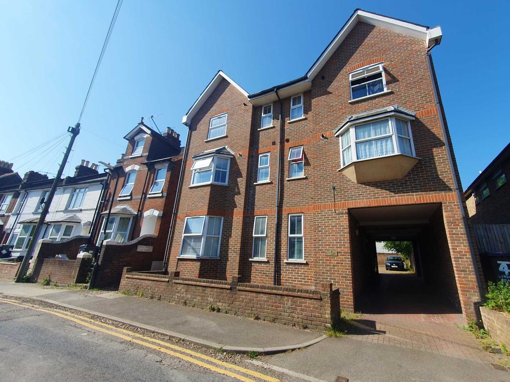 2 bed flat for sale in Gordon Road, Canterbury CT1 Zoopla