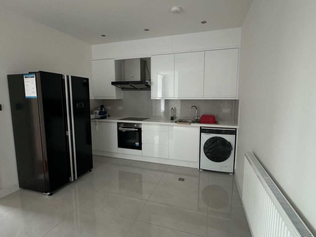 3 bed flat to rent in Coronation Road, Southville, Bristol BS3, £2,600