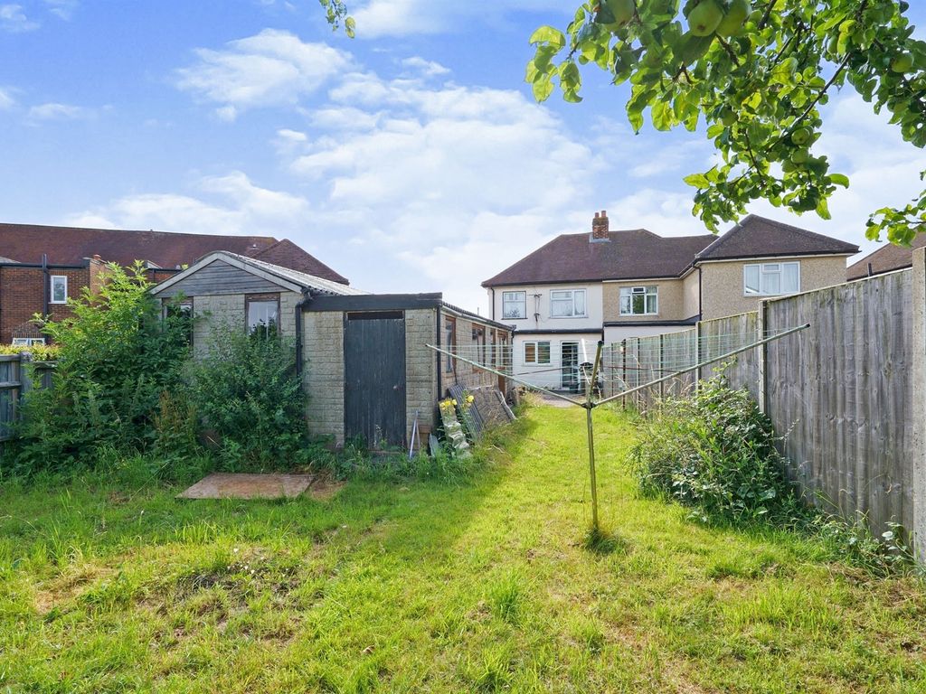 4 bed semidetached house for sale in Haydon Road, Didcot OX11 Zoopla