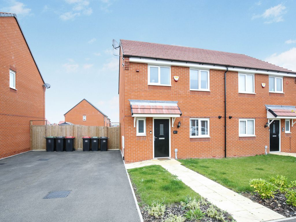 3 bed semidetached house for sale in Rocheford Way, Grendon