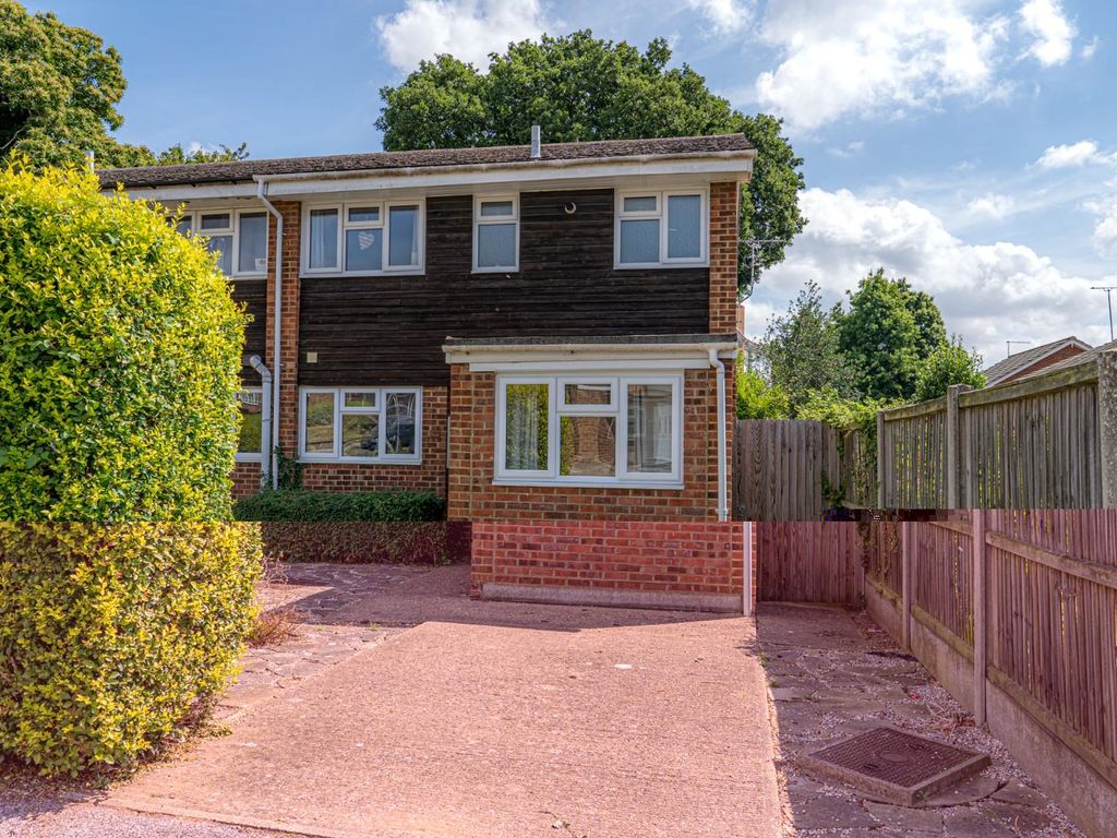 5 bed semidetached house for sale in Headcorn Drive, Canterbury CT2
