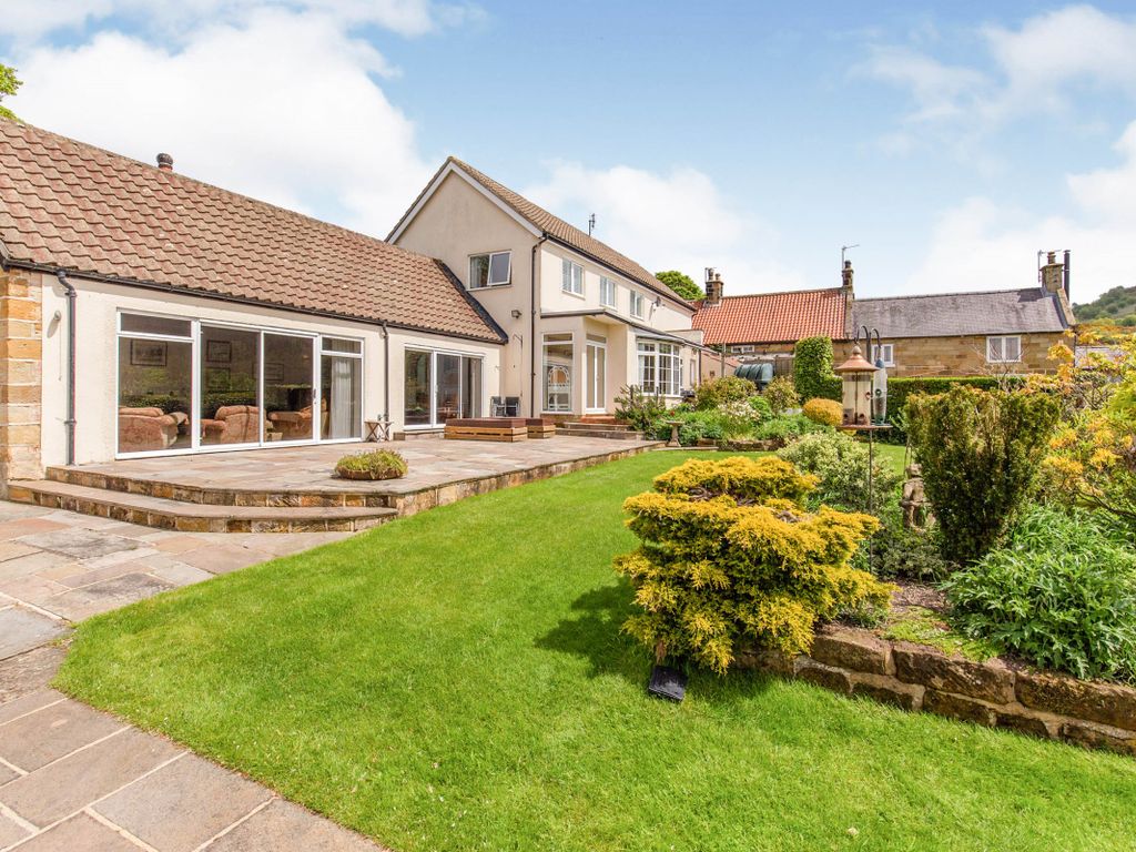 5 bed detached house for sale in Dikes Lane, Great Ayton, Middlesbrough