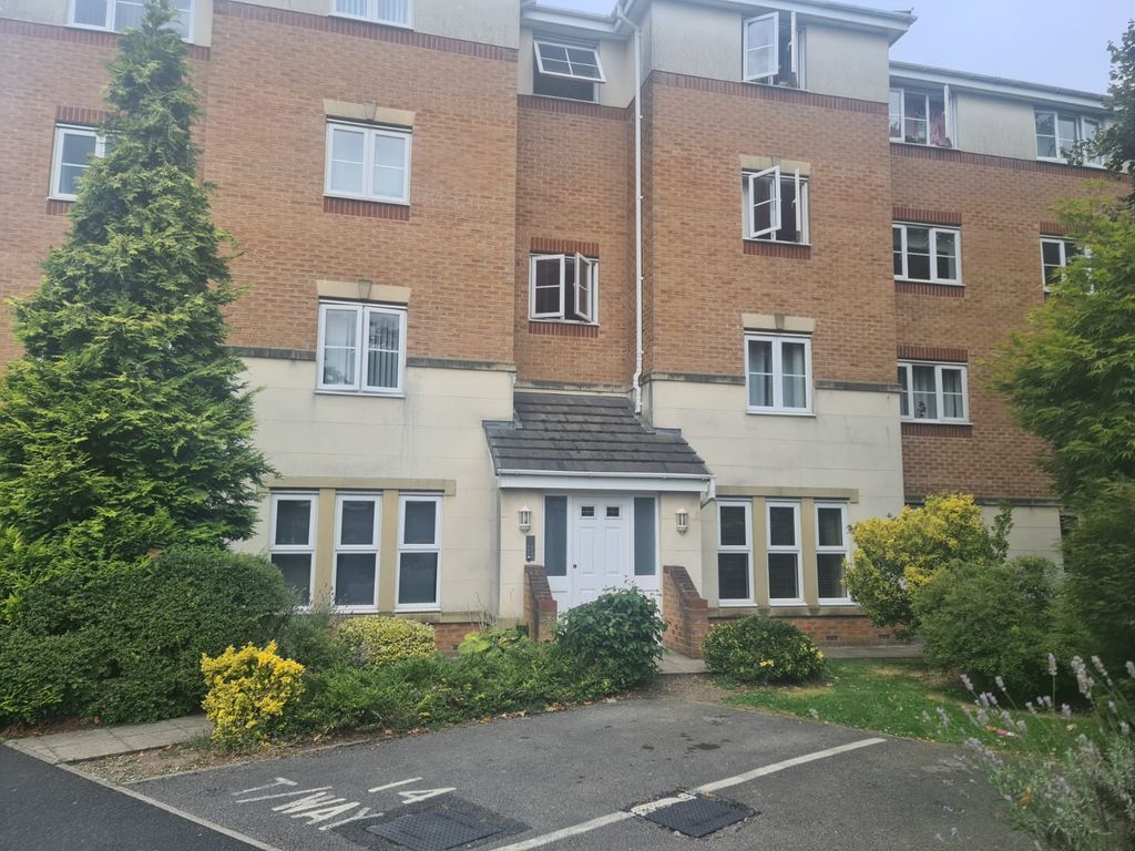 2 bed flat to rent in Thornway Drive, AshtonUnderLyne OL7 Zoopla