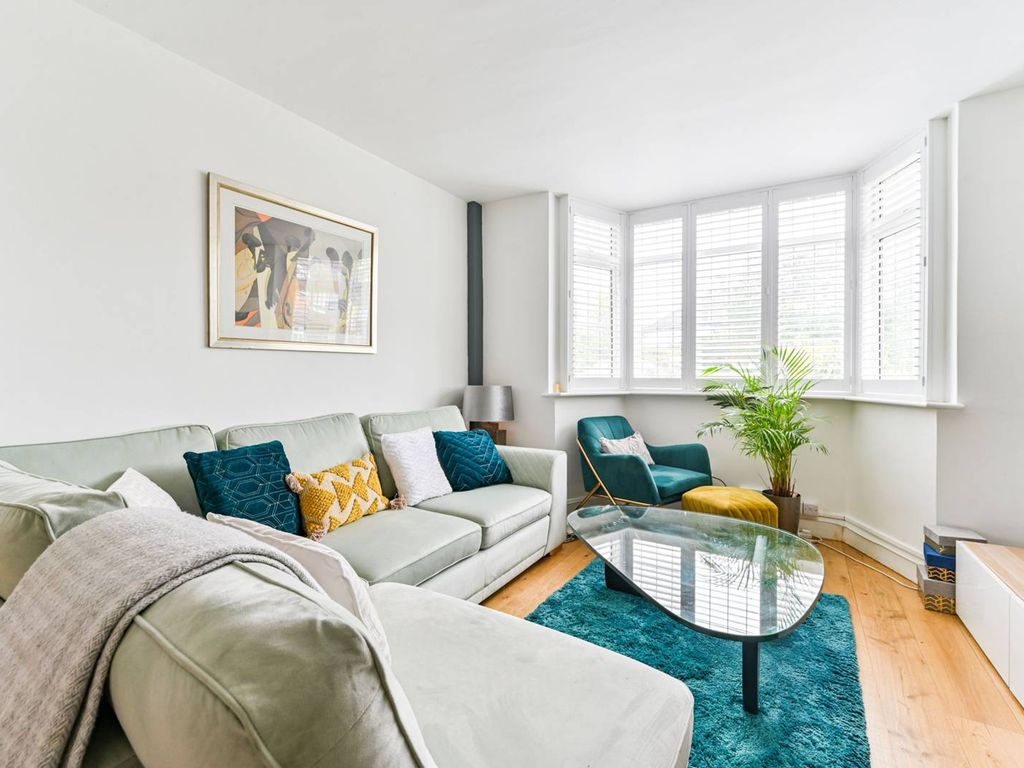 4 bed semidetached house for sale in Almond Close, Ruislip Gardens