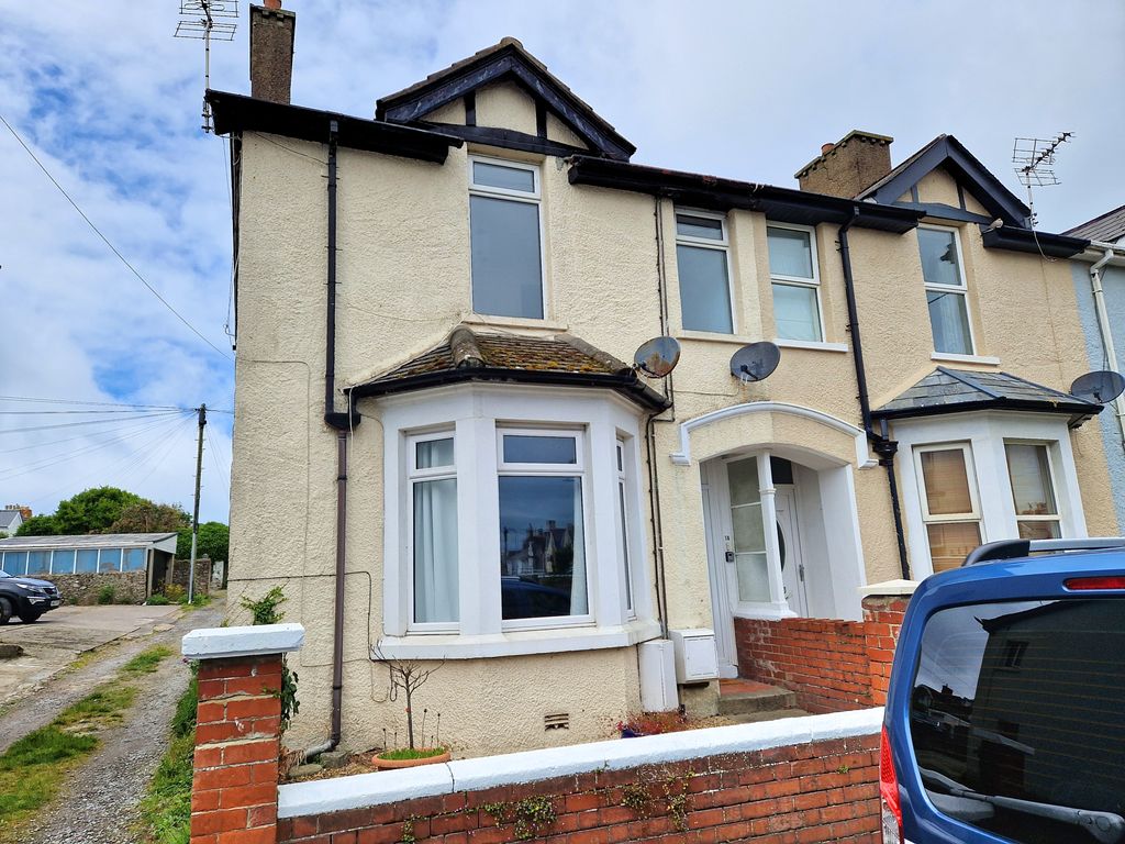 2 bed flat for sale in Suffolk Place, Porthcawl CF36, £132,000 Zoopla