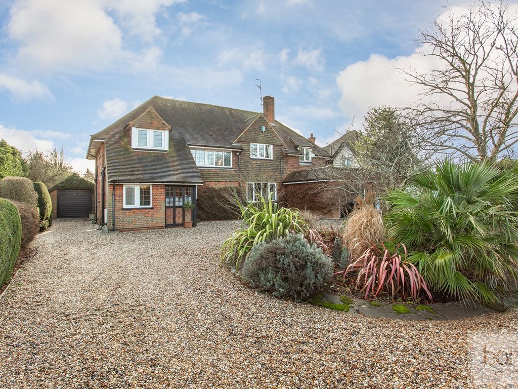 5 bed detached house for sale in Mayes Lane, Danbury, Chelmsford CM3, £