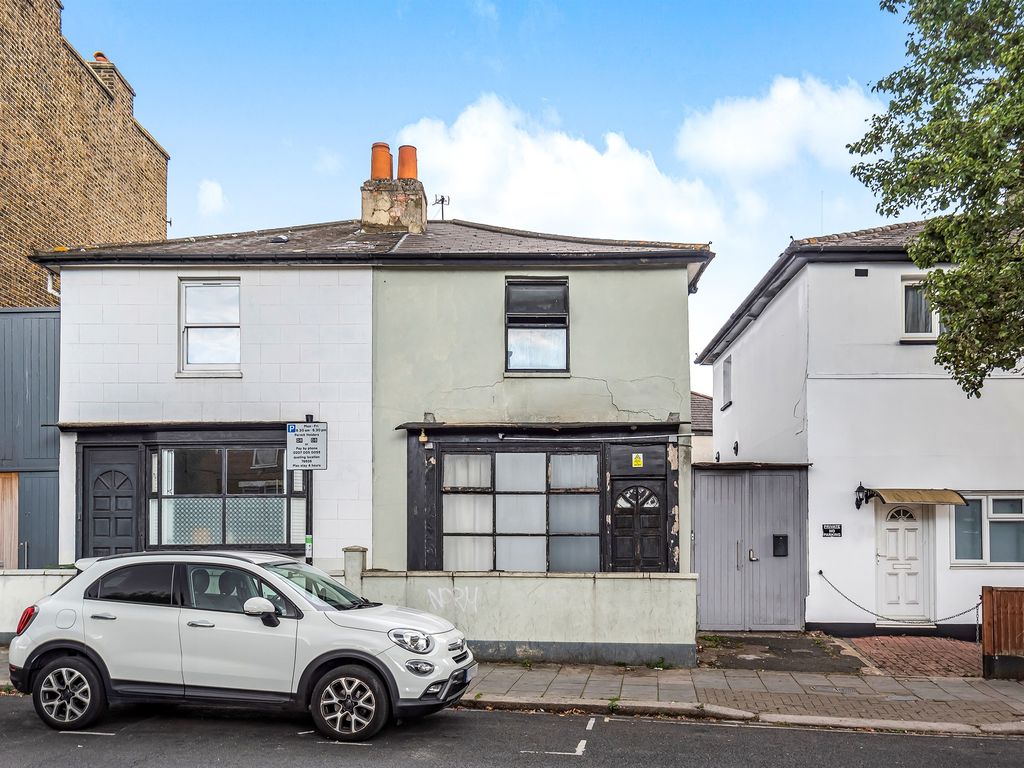 3 bed semidetached house for sale in New Park Road, London SW2 Zoopla