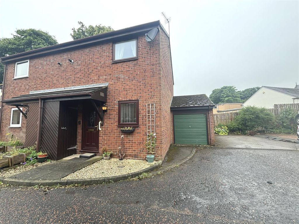 2 bed semidetached house for sale in Taylor Court, Willington, Crook