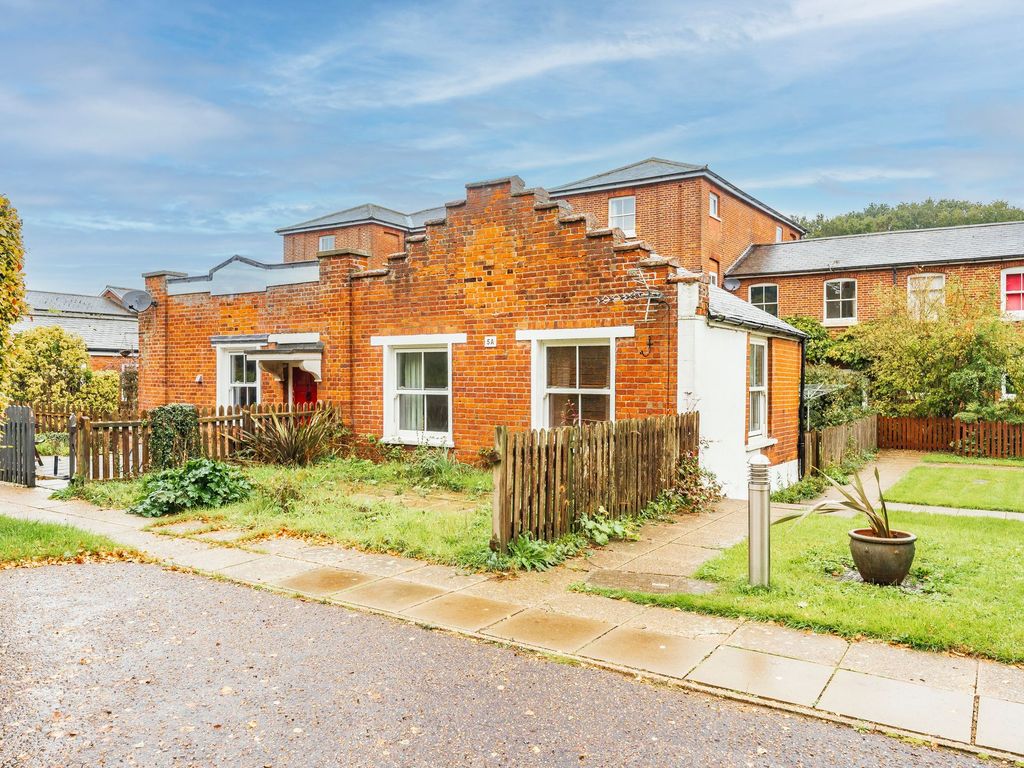 2 bed semidetached bungalow for sale in The Vale, Swainsthorpe NR14, £