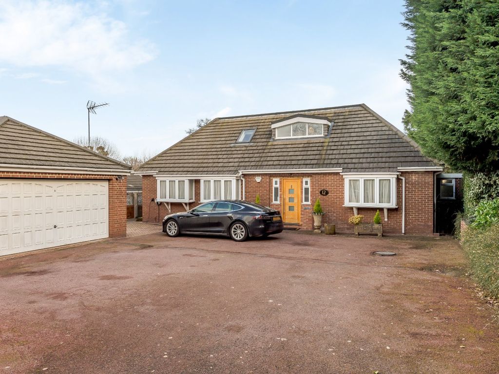 5 bed detached house for sale in Jennings Way, Hertfordshire