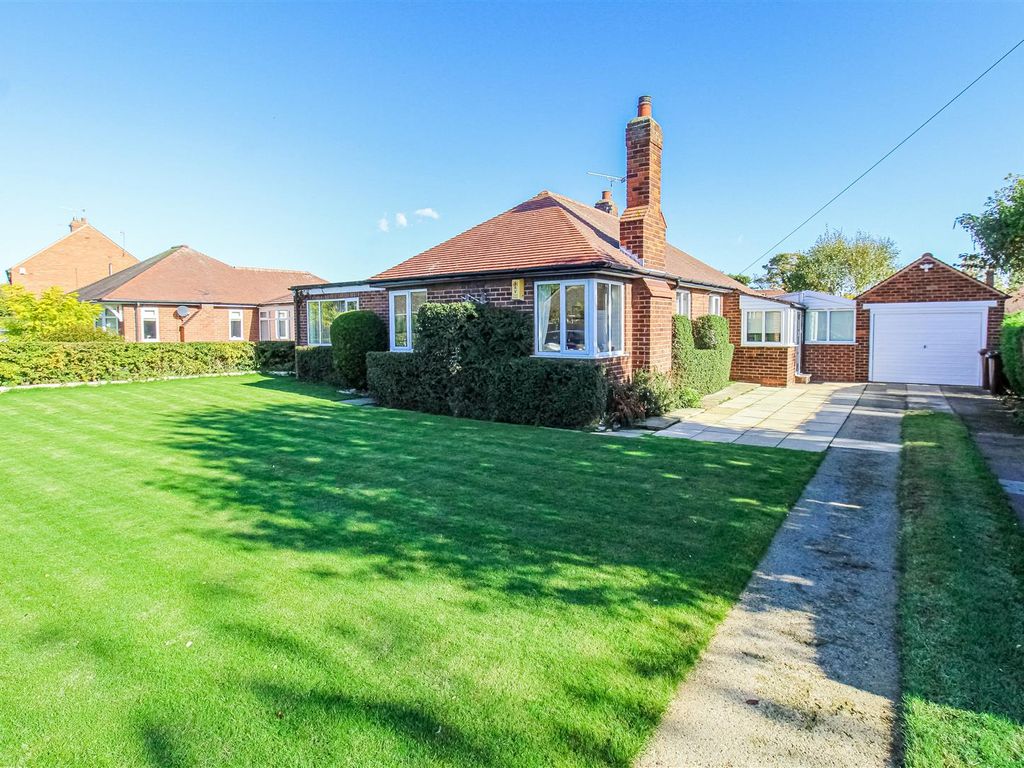 4 bed detached bungalow for sale in Maple Grove, Pontefract WF8 Zoopla