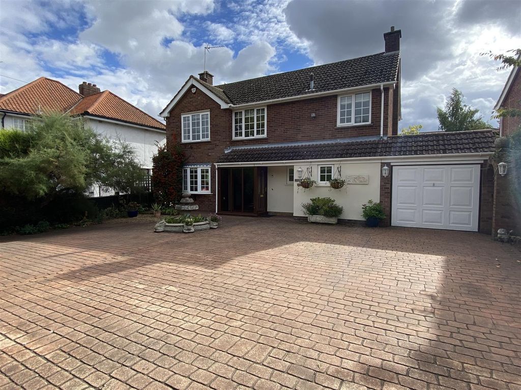 4 bed detached house for sale in Woodbridge Road East, Rushmere St