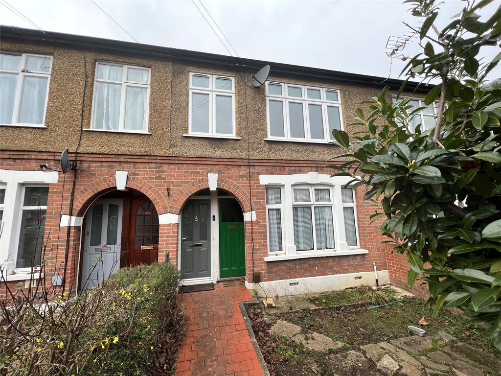 2 bed for sale in Staines, Surrey TW18, £320,000 Zoopla