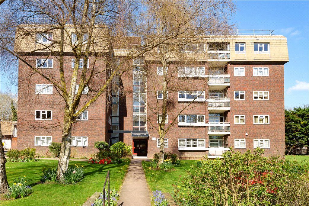 3 bed flat for sale in Lodge Close, Edgware HA8 Zoopla