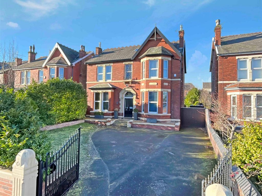5 bed detached house for sale in Lethbridge Road, Southport PR8, £600,000 Zoopla