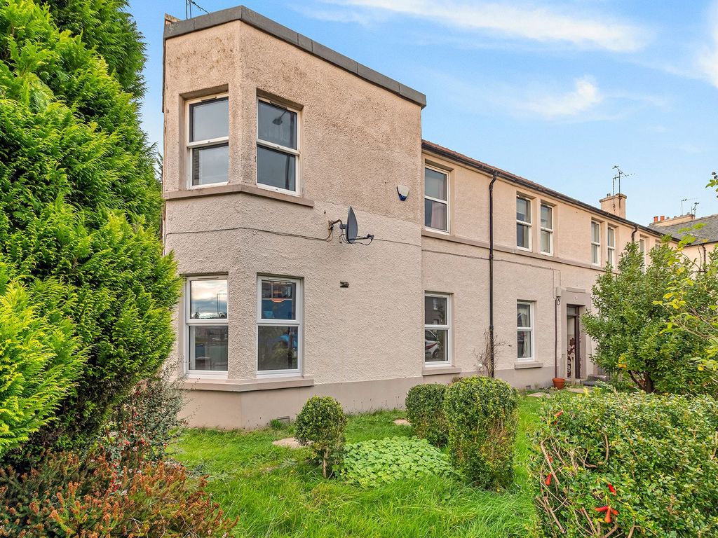 2 bed flat for sale in Bannockburn Road, Stirling FK7, £100,000 Zoopla