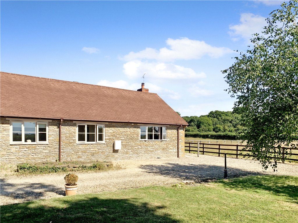 2 bed semidetached house to rent in Stalbridge, Sturminster Newton