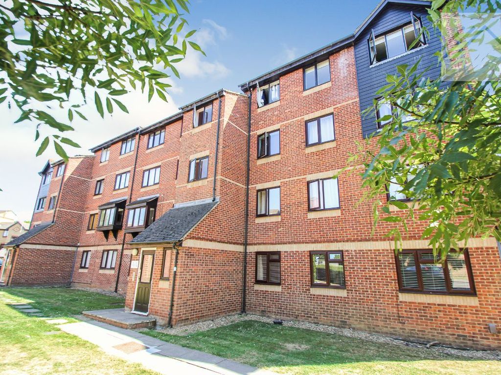 1 bed flat to rent in Chestnut Road, Vange, Basildon SS16 Zoopla
