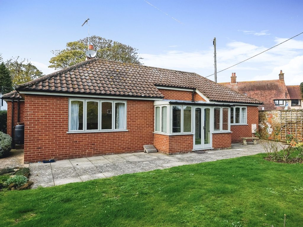 3 bed detached bungalow for sale in Homefields Lane, Hunstanton PE36