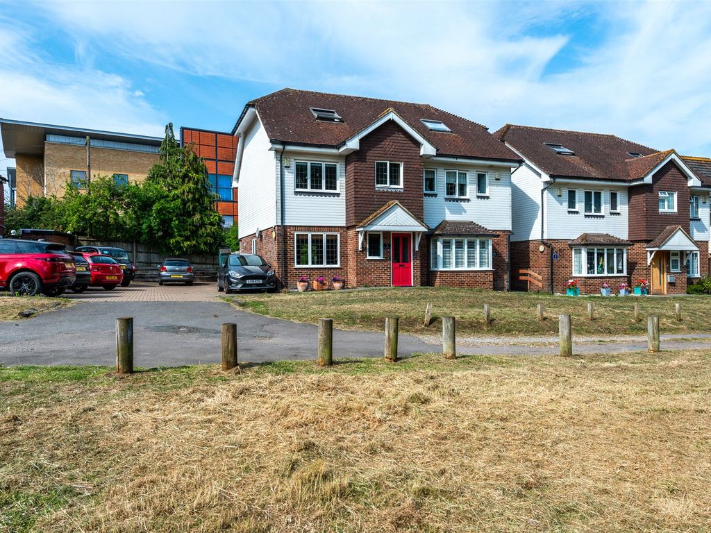 3 bed semidetached house for sale in Willow Walk, Locksbottom, Kent