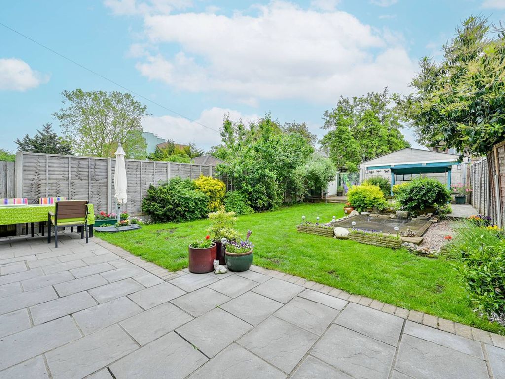 3 bed semidetached house for sale in Ruislip Road East, Hanwell