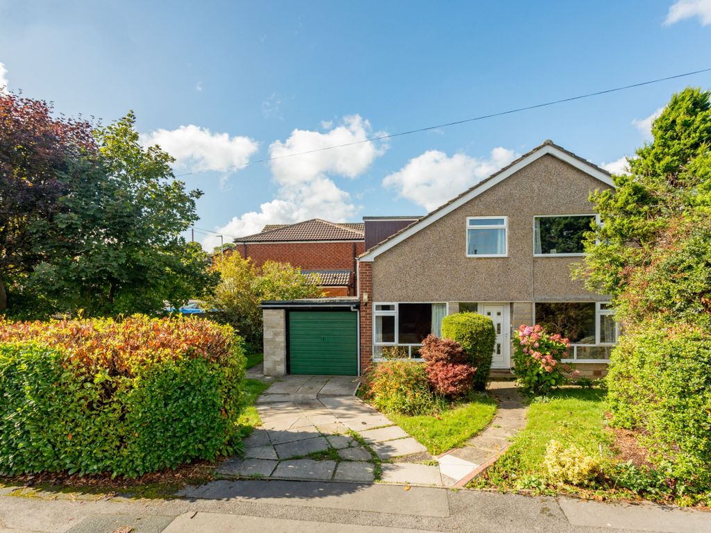 4 bed detached house for sale in Ure Grove, Wetherby LS22, £325,000