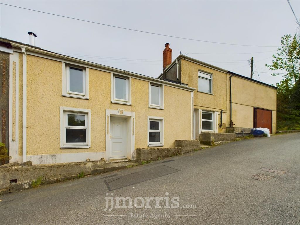 3 bed end terrace house for sale in Trelech, Carmarthen SA33, £145,000 Zoopla