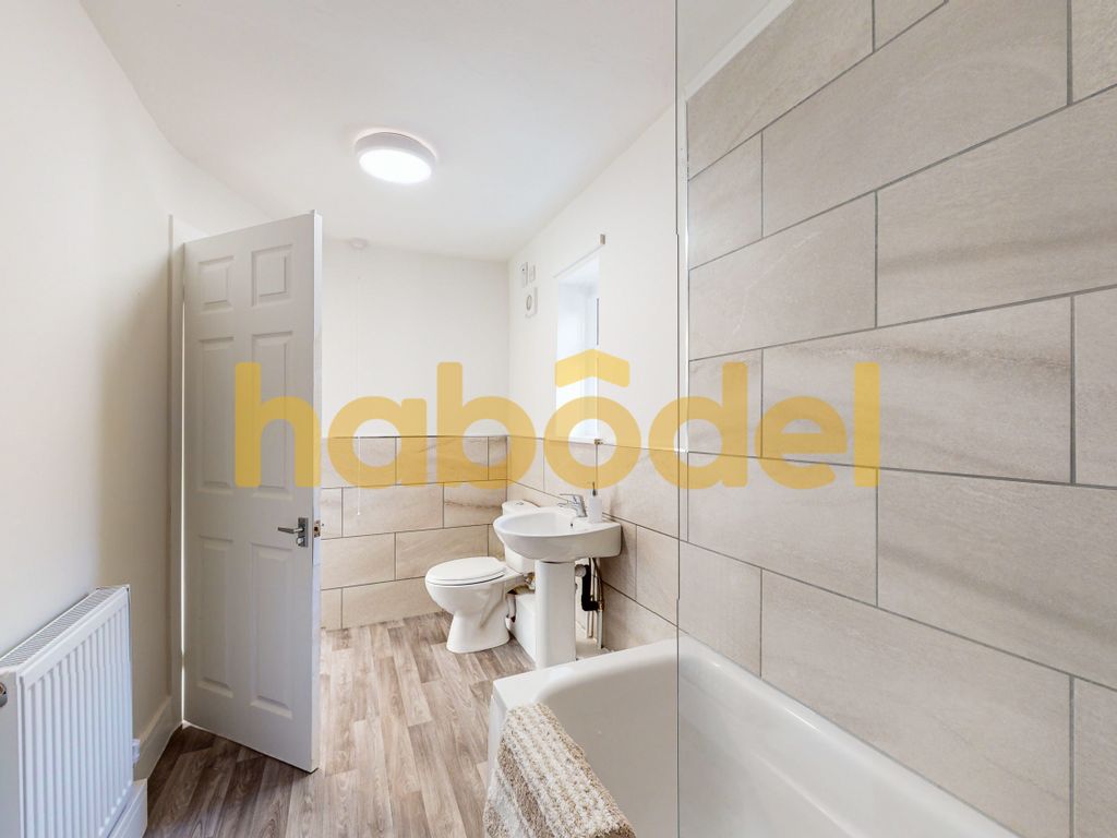 1 bed flat to rent in Braithwaite, Keighley BD22, £450 pcm Zoopla