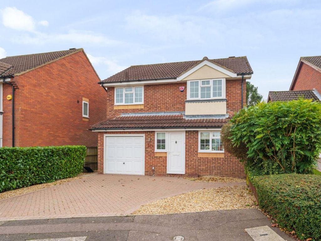 3 bed detached house for sale in Dynevor Close, Bromham, Bedford MK43