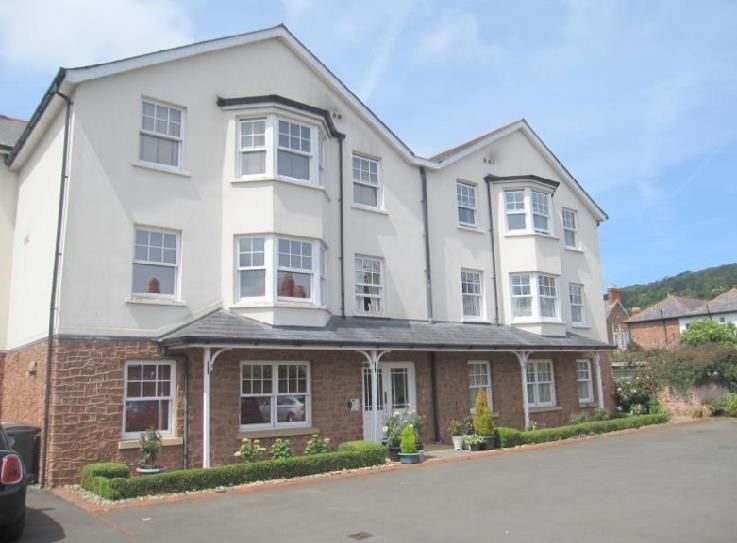 2 bed flat to rent in Tregonwell Road, Minehead TA24, £775 pcm Zoopla