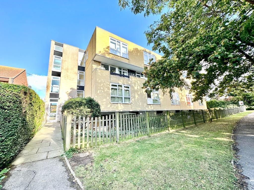 1 bed flat to rent in Pegwell Road, Ramsgate CT11, £795 pcm Zoopla