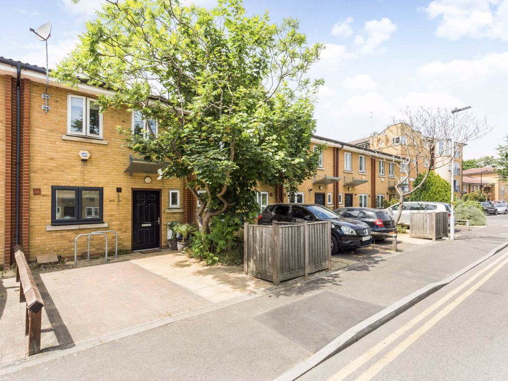 3 bed terraced house for sale in Gainsborough Street, London E9 Zoopla