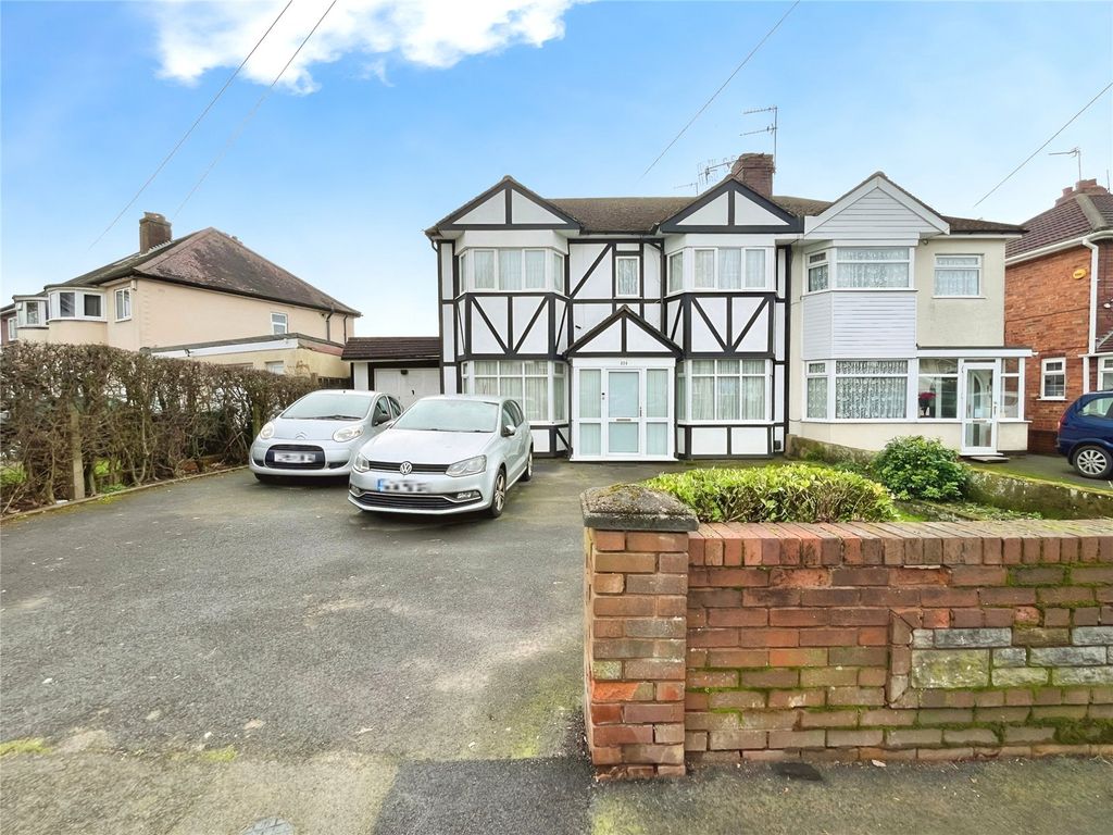 4 bed semidetached house for sale in Lichfield Road, Wolverhampton