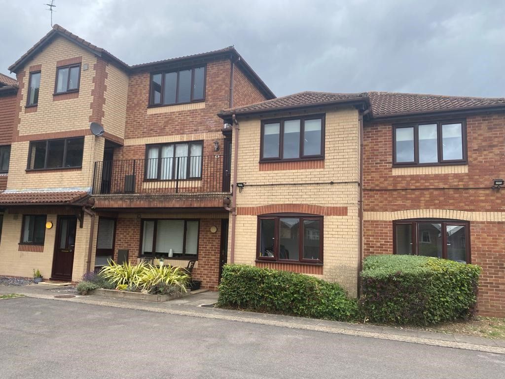2 bed flat to rent in Whitworth Court, Bitterne Park, Southampton SO18, £1,150 pcm Zoopla