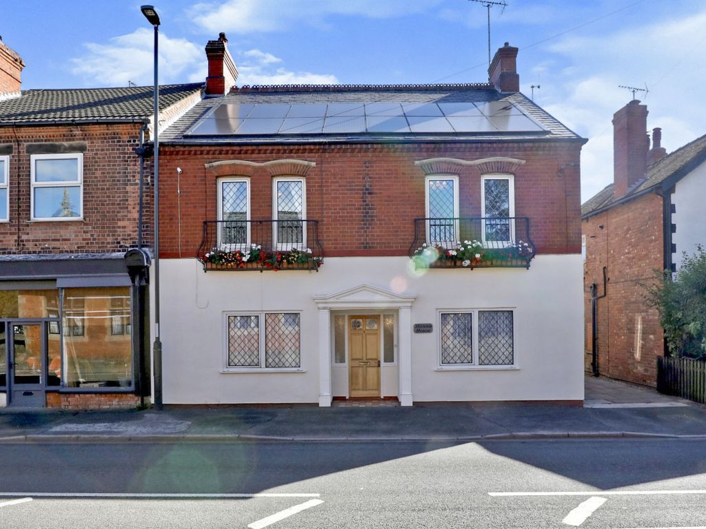 5 bed semidetached house for sale in Mansfield Road, Creswell, Worksop