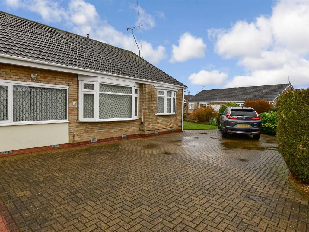 2 bed semidetached bungalow for sale in Ashgate Road, Willerby, Hull