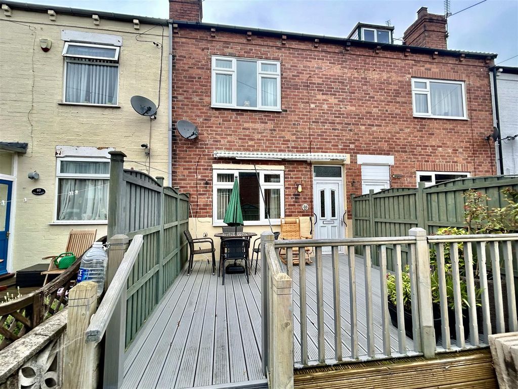 3 bed terraced house for sale in Hollin Hurst, Allerton Bywater