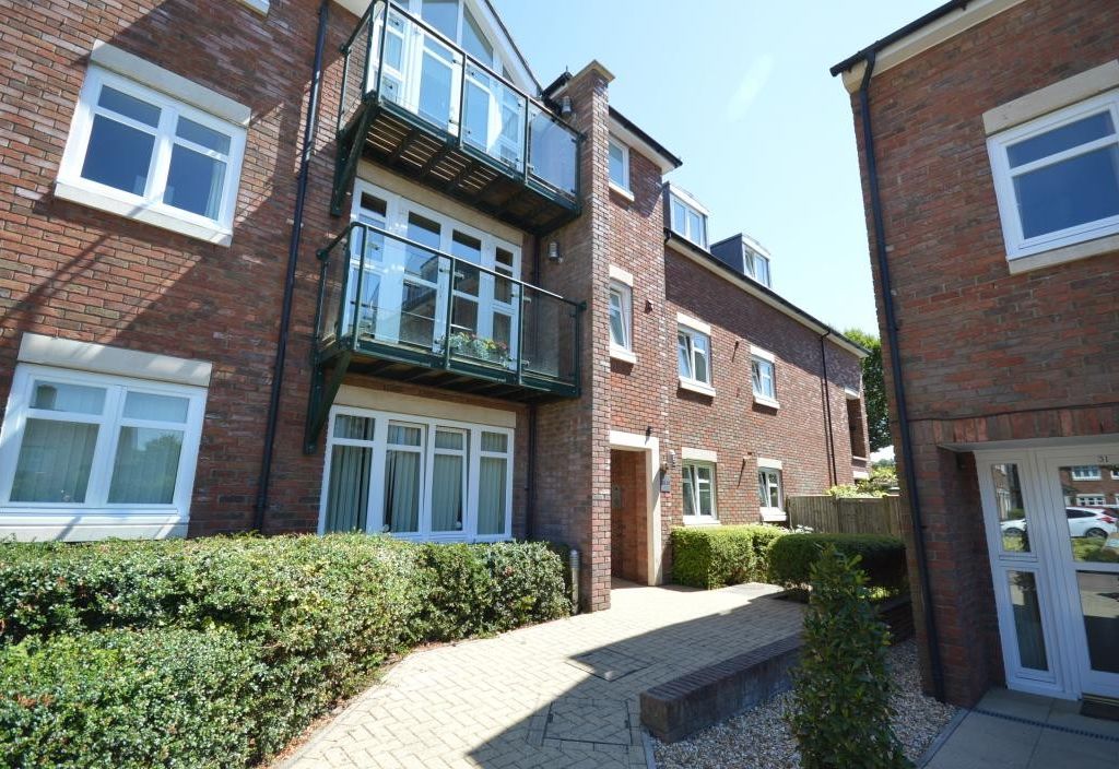 2 bed flat to rent in 28 William Cawley Mews, Broyle Road, Chichester